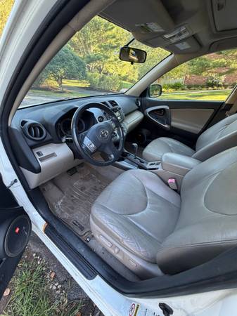 2009 Toyota Rav4 Limited Front-wheel Drive Automatic — photo 5