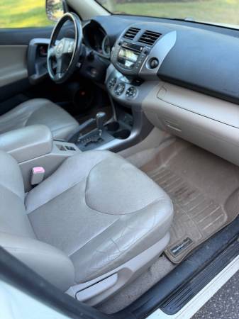 2009 Toyota Rav4 Limited Front-wheel Drive Automatic — photo 6