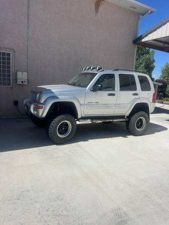 2003 Jeep Liberty Sport 4dr 4x4 Manual — photo 1