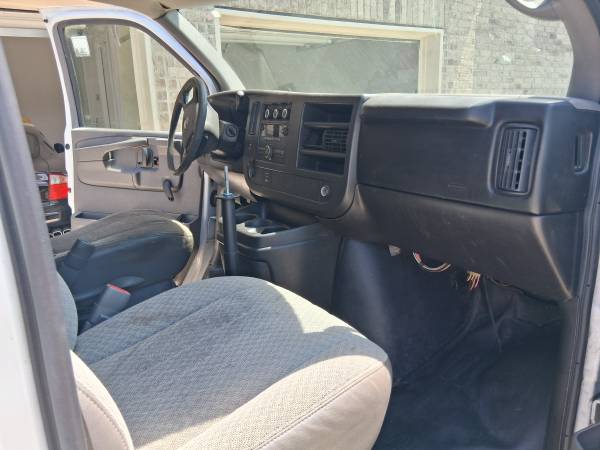 2009 Chevrolet Express 2500 Work Van Rear-wheel Drive Extended Cargo Van Automatic — photo 7