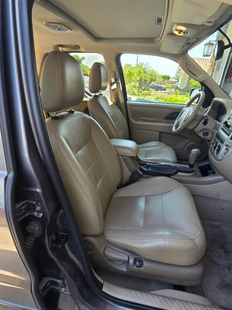 2006 Ford Escape Limited — photo 9