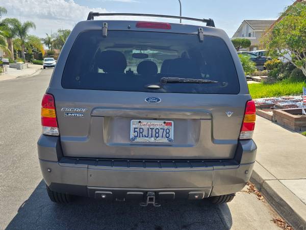 2006 Ford Escape Limited — photo 2