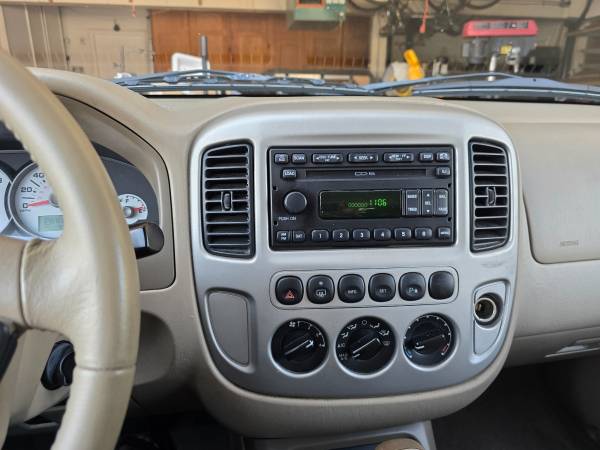 2006 Ford Escape Limited — photo 6