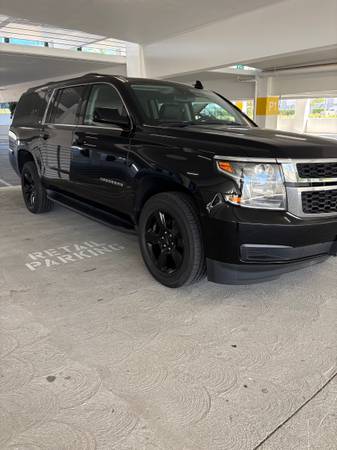 2020 Chevrolet Suburban LT 4x4 Automatic — photo 2