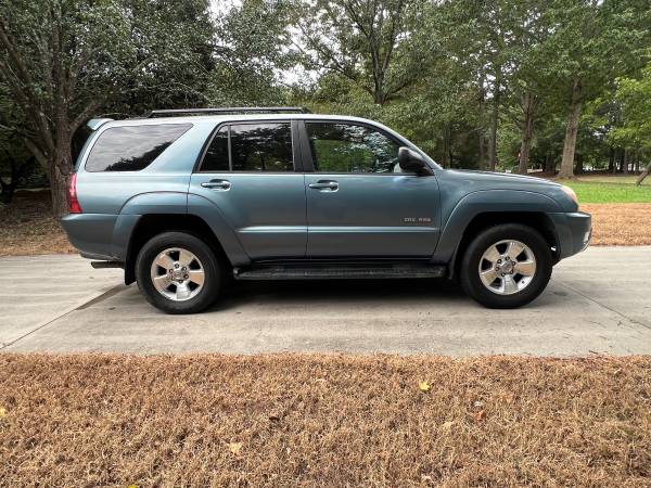 2004 Toyota 4runner SR5 V8 4x2 Automatic — photo 1