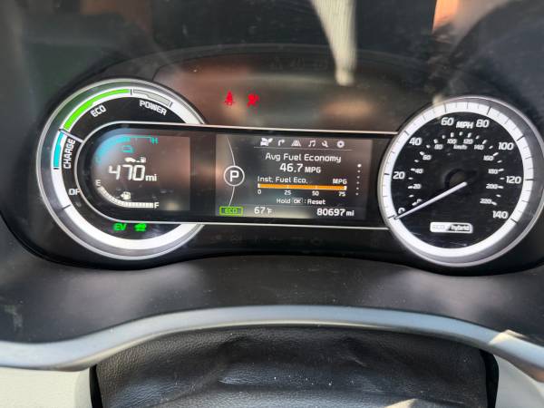 2017 KIA Niro Touring — photo 10