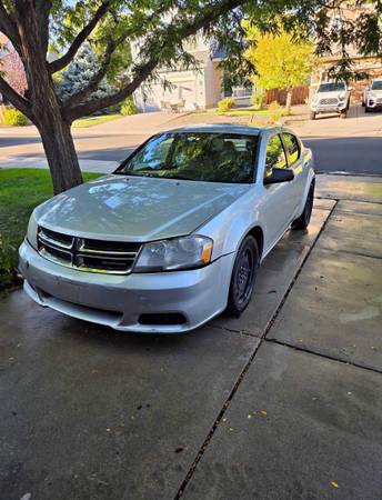 2012 Dodge Avenger SE 4dr Front-wheel Drive Sedan Automatic — photo 1