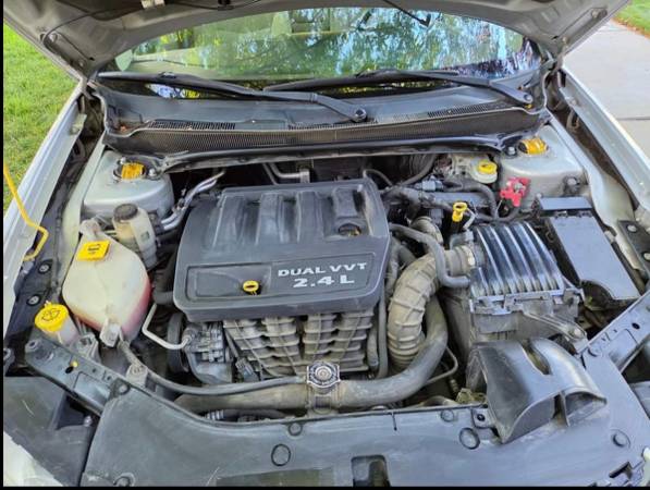 2012 Dodge Avenger SE 4dr Front-wheel Drive Sedan Automatic — photo 6