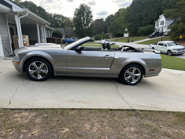 2008 Ford Mustang GT Premium 2dr Coupe Manual — photo 2