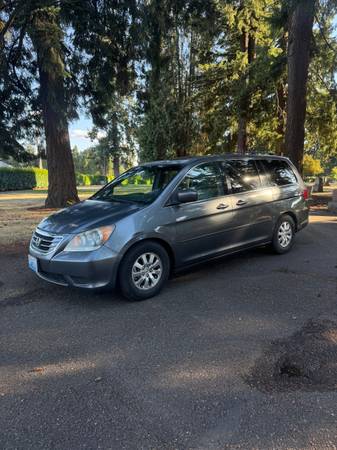 2010 Honda Odyssey EX-L Passenger Van Automatic — photo 2
