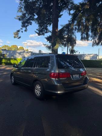 2010 Honda Odyssey EX-L Passenger Van Automatic — photo 3