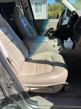 2002 Ford Explorer XLS 4dr 4x2 Manual — photo 8