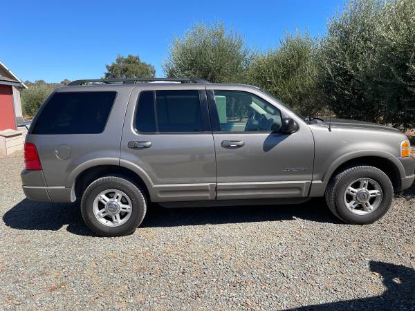 2002 Ford Explorer XLS 4dr 4x2 Manual — photo 2