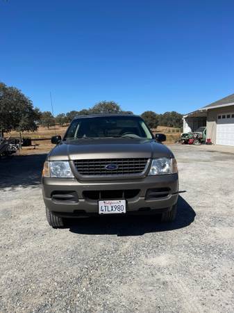 2002 Ford Explorer XLS 4dr 4x2 Manual — photo 1