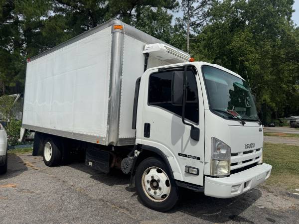 2014 Isuzu Nqr — photo 2