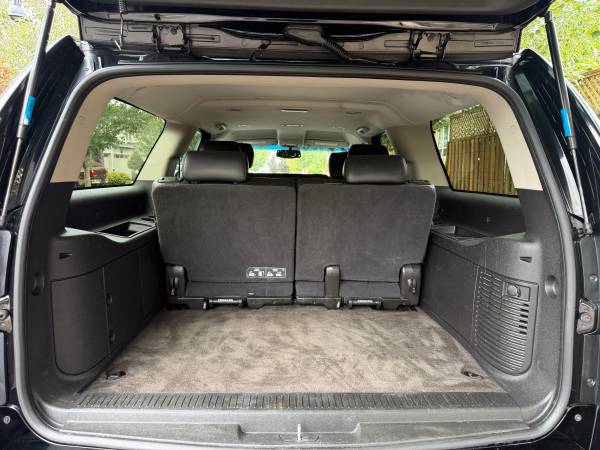 2014 Chevrolet Suburban 1500 LT 4x2 Automatic — photo 9