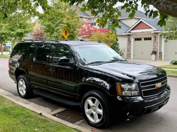 2014 Chevrolet Suburban 1500 LT 4x2 Automatic — photo 4
