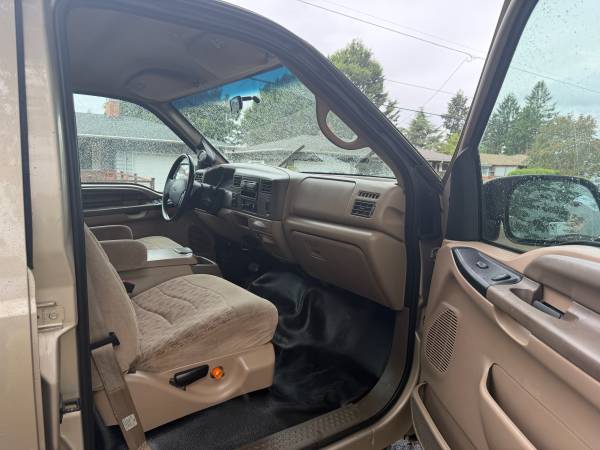 2000 Ford E 350 Super Duty XLT Wagon Automatic — photo 12