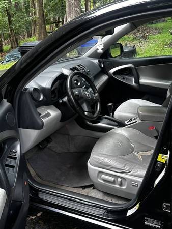 2011 Toyota Rav4 Limited V6 4dr 4x4 Automatic — photo 7