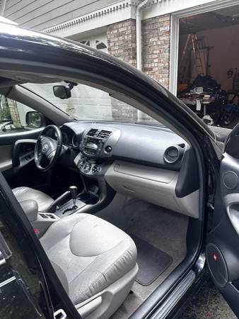 2011 Toyota Rav4 Limited V6 4dr 4x4 Automatic — photo 8