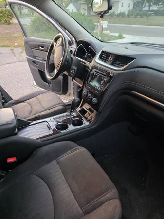 2017 Chevrolet Traverse LS All-wheel Drive Automatic — photo 8