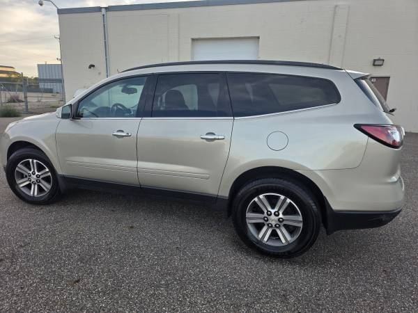 2017 Chevrolet Traverse LS All-wheel Drive Automatic — photo 4