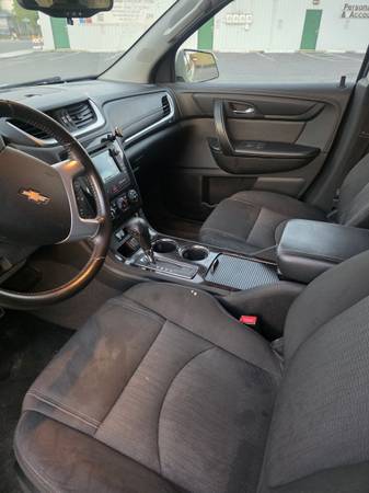 2017 Chevrolet Traverse LS All-wheel Drive Automatic — photo 6