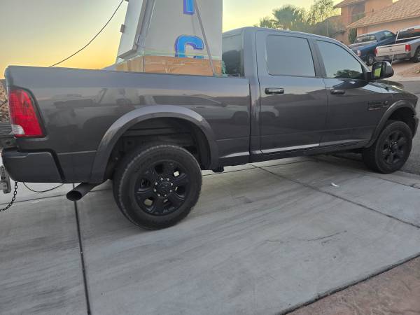 2018 RAM 2500 SLT 4x2 Crew Cab 149 in. WB Automatic — photo 5