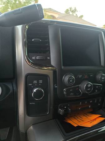 2018 RAM 2500 SLT 4x2 Crew Cab 149 in. WB Automatic — photo 11