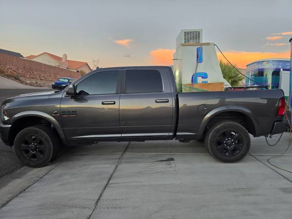 2018 RAM 2500 SLT 4x2 Crew Cab 149 in. WB Automatic — photo 4