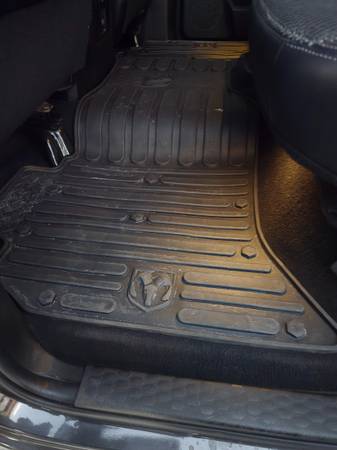 2018 RAM 2500 SLT 4x2 Crew Cab 149 in. WB Automatic — photo 8