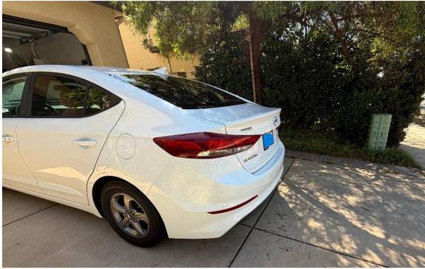 2017 Hyundai Elantra SE — photo 8