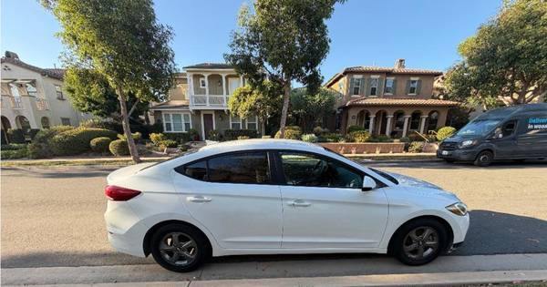 2017 Hyundai Elantra SE — photo 7