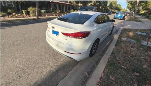2017 Hyundai Elantra SE — photo 5