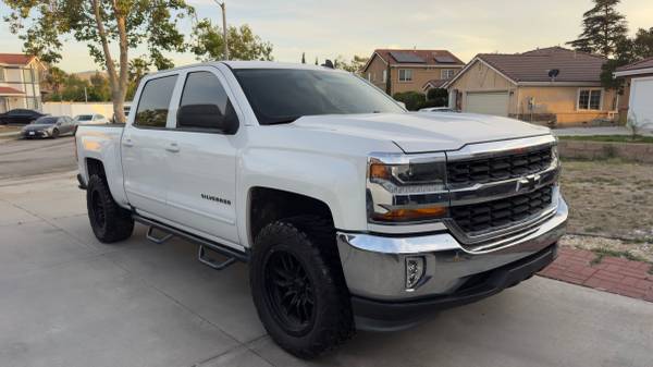 2017 Chevrolet Silverado 2500hd LT 4x4 Regular Cab 8 ft. box 133.6 in. WB Automatic — photo 9