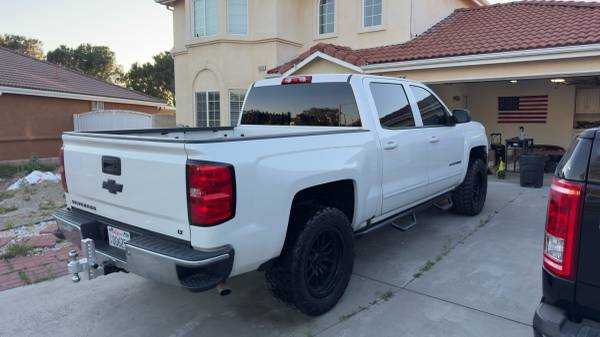 2017 Chevrolet Silverado 2500hd LT 4x4 Regular Cab 8 ft. box 133.6 in. WB Automatic — photo 3