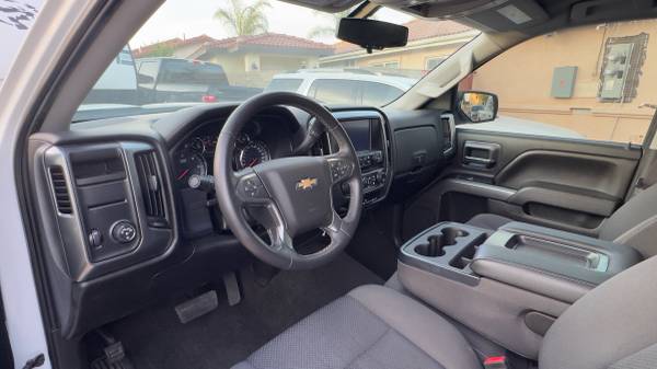 2017 Chevrolet Silverado 2500hd LT 4x4 Regular Cab 8 ft. box 133.6 in. WB Automatic — photo 6