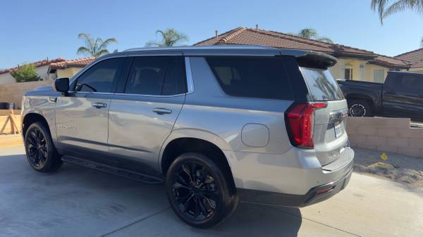 2023 GMC Yukon SLE 4x4 Automatic — photo 8