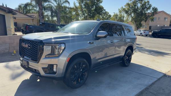2023 GMC Yukon SLE 4x4 Automatic — photo 12