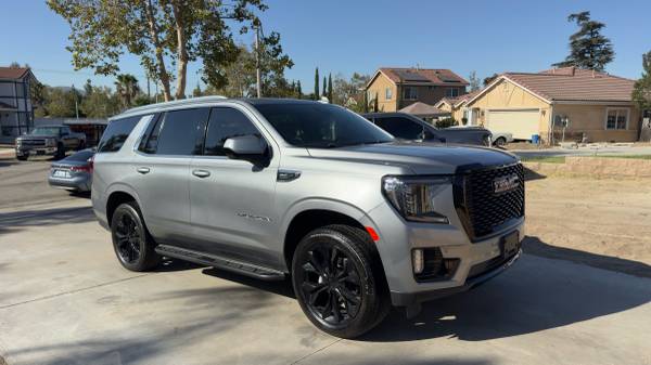 2023 GMC Yukon SLE 4x4 Automatic — photo 9