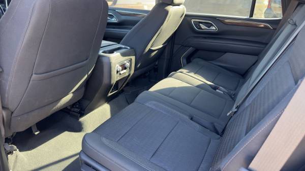 2023 GMC Yukon SLE 4x4 Automatic — photo 5