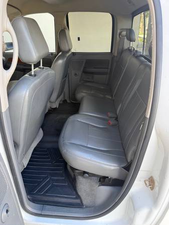 2006 Dodge RAM 3500 SLT 4x2 Quad Cab 160.5 in. WB Automatic — photo 12
