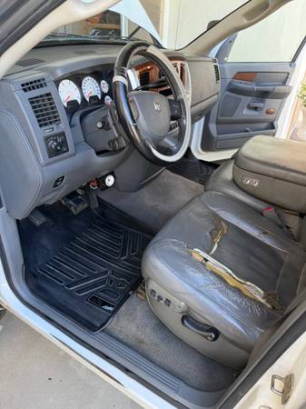 2006 Dodge RAM 3500 SLT 4x2 Quad Cab 160.5 in. WB Automatic — photo 6