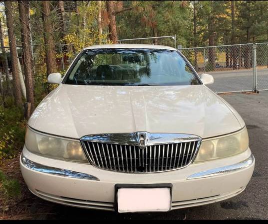 2001 Lincoln Continental Base 4dr Sedan Automatic — photo 1