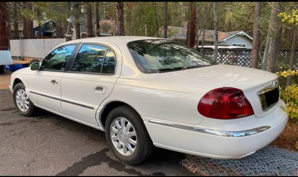 2001 Lincoln Continental Base 4dr Sedan Automatic — photo 7
