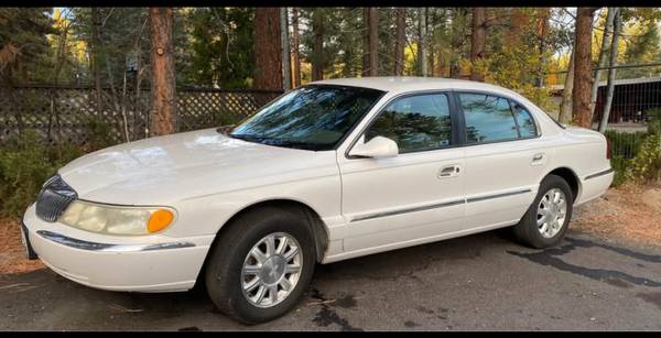 2001 Lincoln Continental Base 4dr Sedan Automatic — photo 2