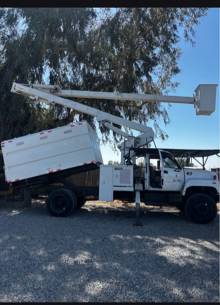 2000 GMC Boom Truck — photo 3