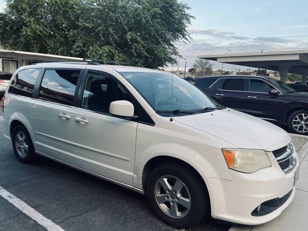 2011 Dodge Grand Caravan Lux Front-wheel Drive Passenger Van Automatic — photo 8