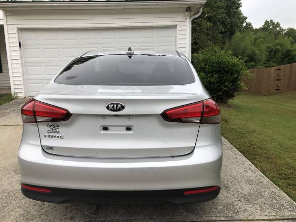 2018 KIA Forte EX 4dr Hatchback Automatic — photo 3