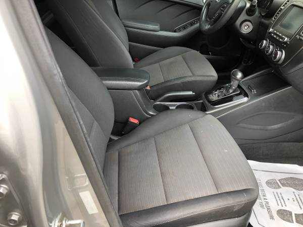 2018 KIA Forte EX 4dr Hatchback Automatic — photo 7